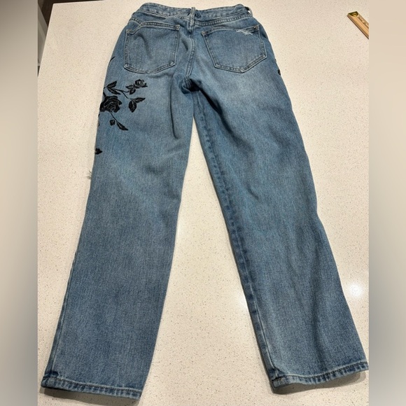 PacSun Blue Mom Jeans with Black Floral Design - Picture 9 of 11